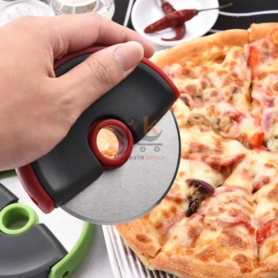 Coupe-pizza en métal