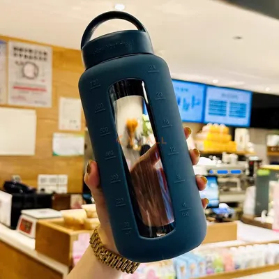 Bouteille à eau en Verre 800 ml avec Housse en Silicone
